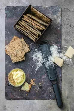 Microplane Master Black Sheep Rivejern Zester -Rosti Stegepander Butik 3990 b2b8f90f 53dc 4089 932b 165fd39bd55e